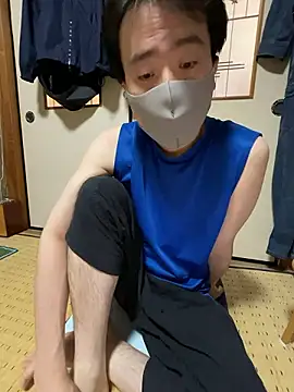 shizuku-kun211 online show from 06-11-26, 04:20