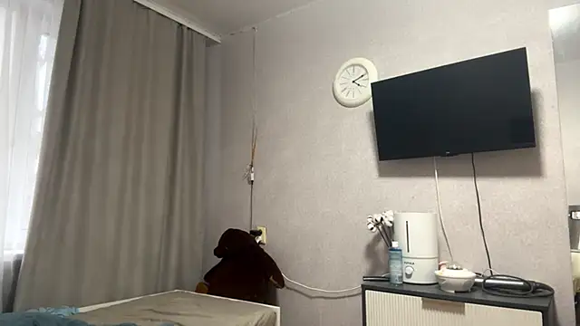 Snapshot of MilaSliger chatting on 02-13-26, 01:11 MilaSliger online show from 02-13-26, 01:11