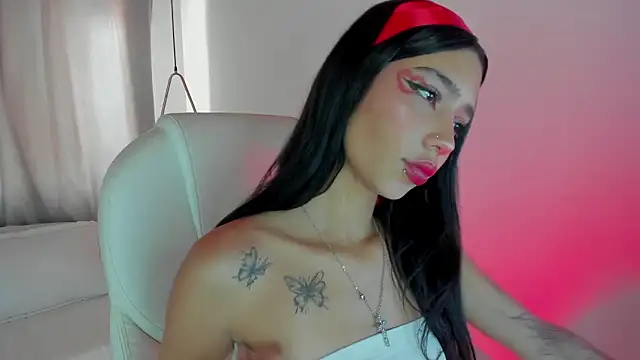 Snapshot of Blue_skyx chatting on 02-14-26, 02:06 Blue skyx online show from 02-14-26, 02:06