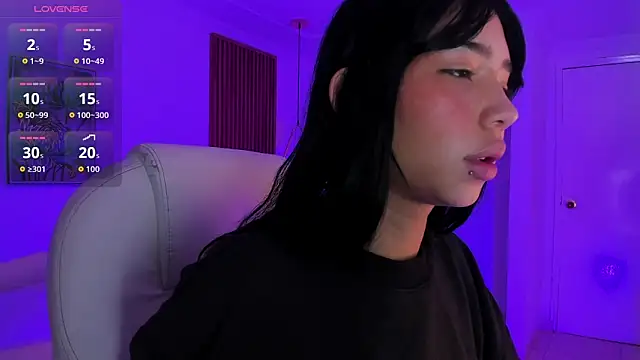 Snapshot of Blue_skyx chatting on 02-21-26, 02:30 Blue skyx online show from 02-21-26, 02:30