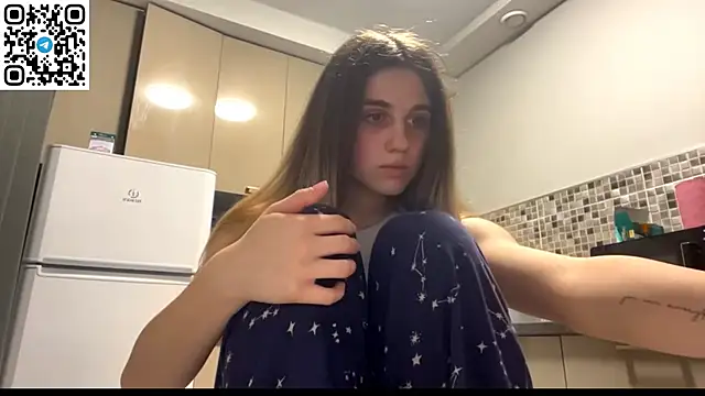 Snapshot of LovelySilk_63 chatting on 06-19-26, 06:36 LovelySilk 63 online show from 06-19-26, 06:36