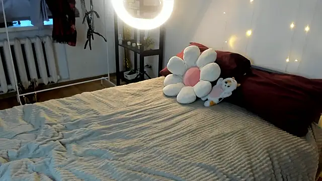 Snapshot of CalmFever chatting on 02-09-26, 02:04 CalmFever online show from 02-09-26, 02:04