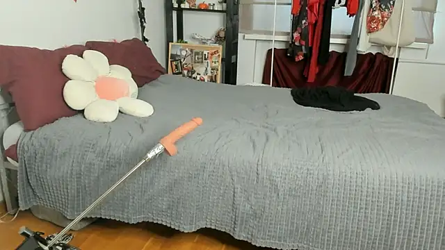 Snapshot of CalmFever chatting on 02-19-26, 01:19 CalmFever online show from 02-19-26, 01:19