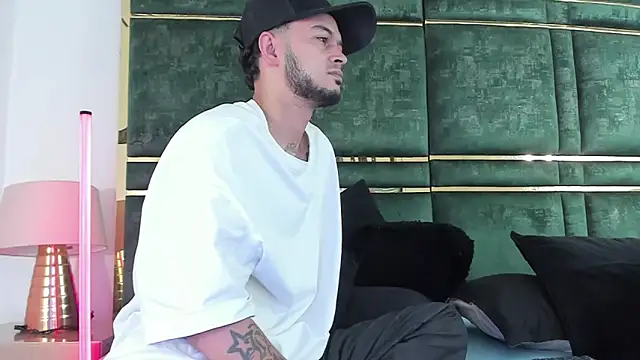 Snapshot of GaelyCoral chatting on 02-25-26, 11:32 GaelyCoral online show from 02-25-26, 11:32