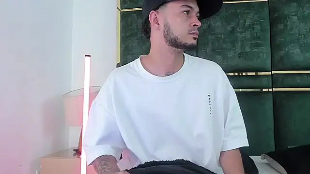 Snapshot of GaelyCoral chatting on 02-23-26, 11:44 GaelyCoral online show from 02-23-26, 11:44