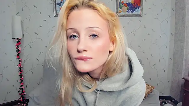 Snapshot of LolaStusse chatting on 02-21-26, 08:16 LolaStusse online show from 02-21-26, 08:16