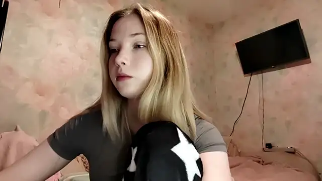 TiaBIanks online show from 04-01-26, 01:41