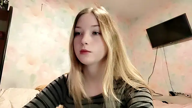 TiaBIanks online show from 04-16-26, 06:58