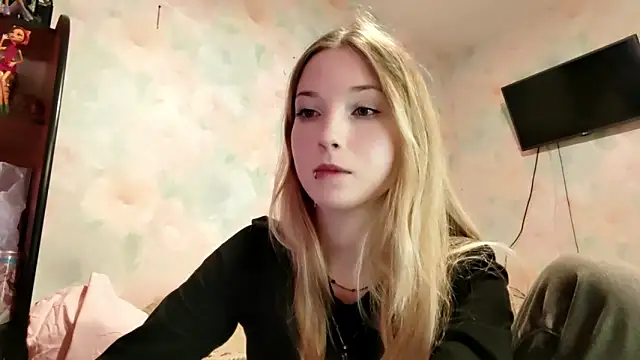 TiaBIanks online show from 04-08-26, 09:44