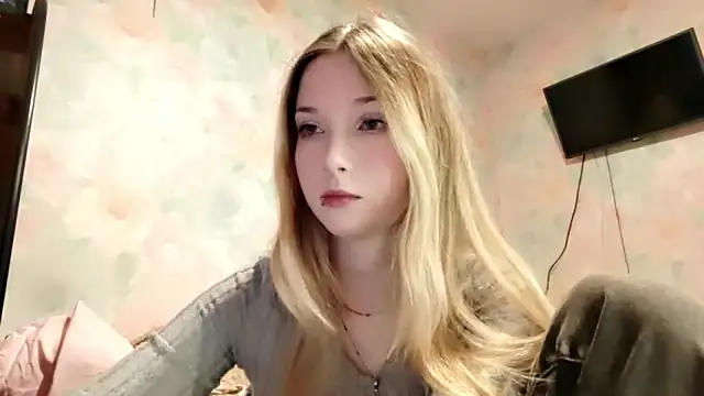 TiaBIanks online show from 04-10-26, 11:39