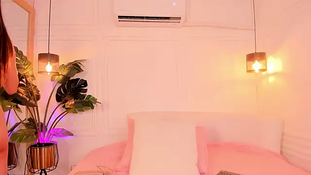 Snapshot of Nicole_Whittee chatting on 02-26-26, 07:36 Nicole Whittee online show from 02-26-26, 07:36