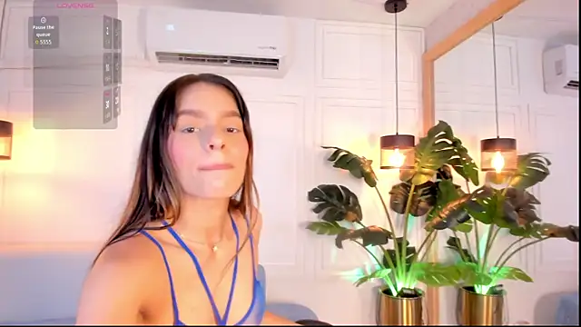 Nicole Whittee online show from 04-11-26, 08:01