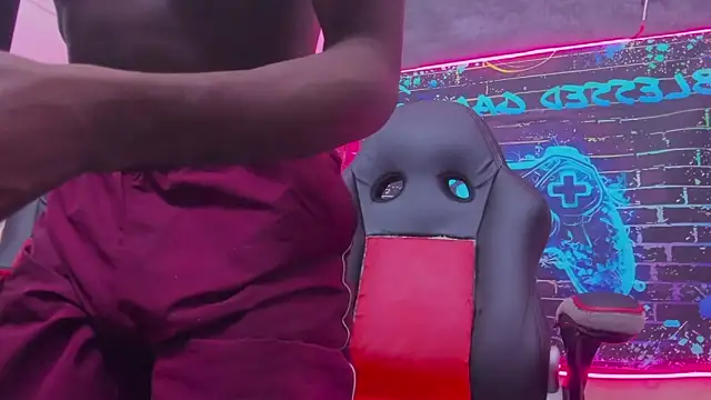 Snapshot of Jeanpieroo26 chatting on 02-23-26, 08:31 Jeanpieroo26 online show from 02-23-26, 08:31