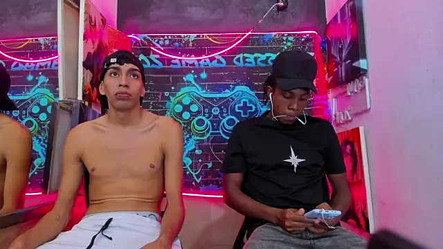 Jeanpieroo26 online show from 04-06-26, 07:48