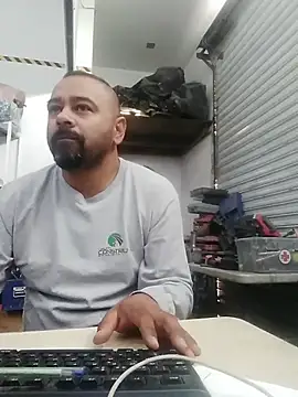 Snapshot of OMARMEX1 chatting on 05-15-26, 12:58 OMARMEX1 online show from 05-15-26, 12:58