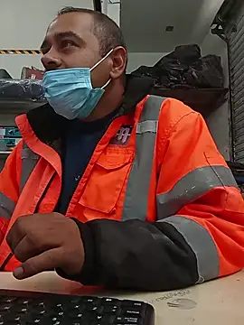 Snapshot of OMARMEX1 chatting on 04-06-26, 03:13 OMARMEX1 online show from 04-06-26, 03:13