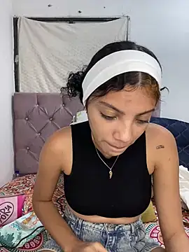 Snapshot of Britney__Latina chatting on 02-27-26, 03:07 Britney Latina online show from 02-27-26, 03:07