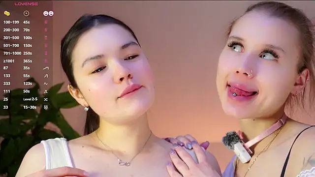 Snapshot of BertaForth chatting on 02-19-26, 07:27 BertaForth online show from 02-19-26, 07:27