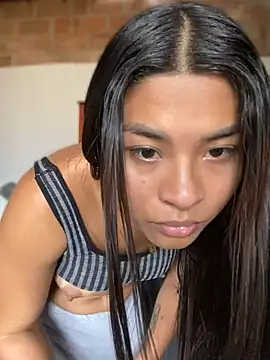 Snapshot of Romie_rous chatting on 07-07-26, 02:53 Romie rous online show from 07-07-26, 02:53
