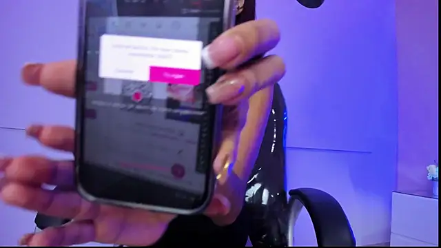 Emma Hearts online show from 02-06-26, 03:57