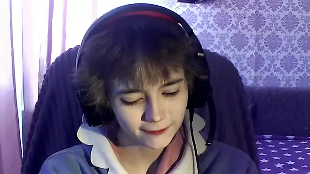 Snapshot of Angels_corner chatting on 02-15-26, 06:03 Angels corner online show from 02-15-26, 06:03