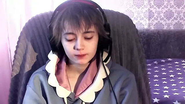 Snapshot of Angels_corner chatting on 02-12-26, 06:02 Angels corner online show from 02-12-26, 06:02