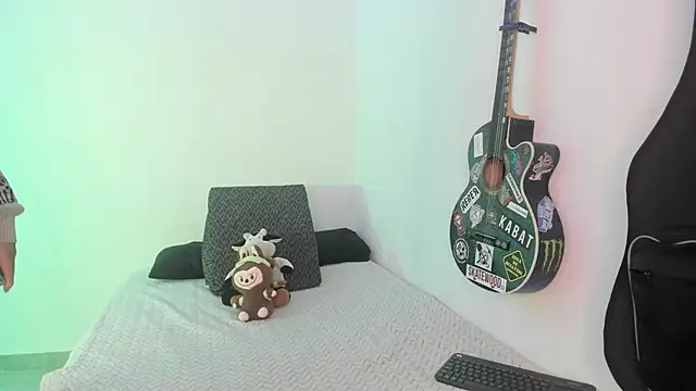 Snapshot of Aria_x_Orien_ chatting on 02-17-26, 04:59 Aria x Orien online show from 02-17-26, 04:59