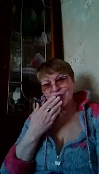 SophieBurns online show from 05-02-26, 01:49
