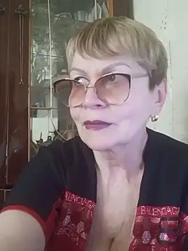 SophieBurns online show from 06-12-26, 10:46