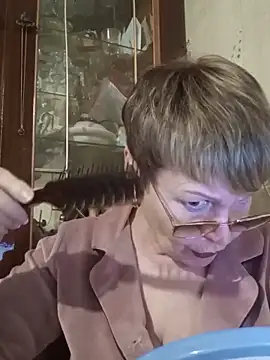 SophieBurns online show from 05-18-26, 02:00