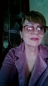 SophieBurns online show from 05-17-26, 02:06