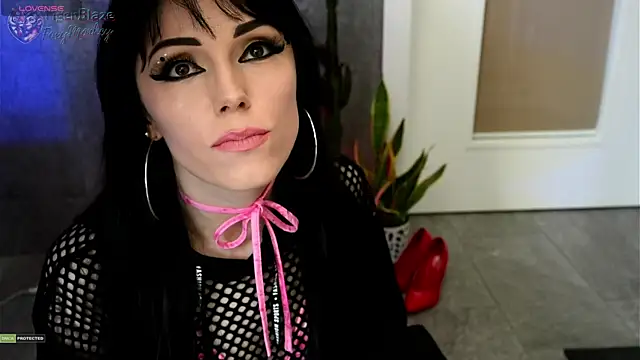 TigerBlazeFoxyMonkey online show from 05-01-26, 01:49
