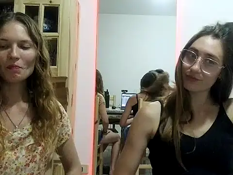 Snapshot of Serafina- chatting on 02-24-26, 11:05 Serafina- online show from 02-24-26, 11:05