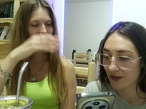 Snapshot of Serafina- chatting on 02-19-26, 11:34 Serafina- online show from 02-19-26, 11:34