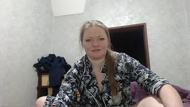 Snapshot of EliciaKush chatting on 02-20-26, 08:44 EliciaKush online show from 02-20-26, 08:44