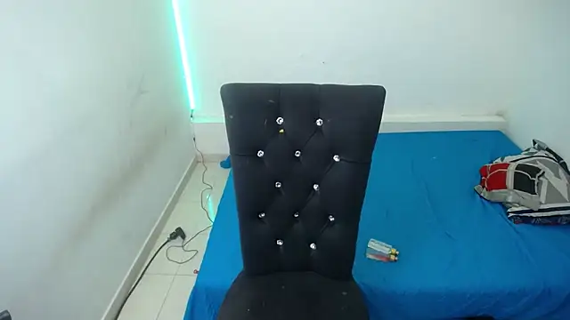 Snapshot of Naomy_Reiden chatting on 02-12-26, 06:29 Naomy Reiden online show from 02-12-26, 06:29