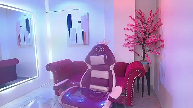 Alanna  scott online show from 04-24-26, 04:25