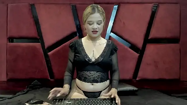 LilianaVegas online show from 04-10-26, 07:32