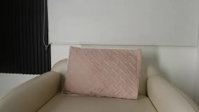 Sharlo Alvarez online show from 02-25-26, 08:19