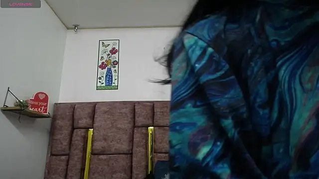 FRANCESCA LOVE  online show from 04-24-26, 04:03