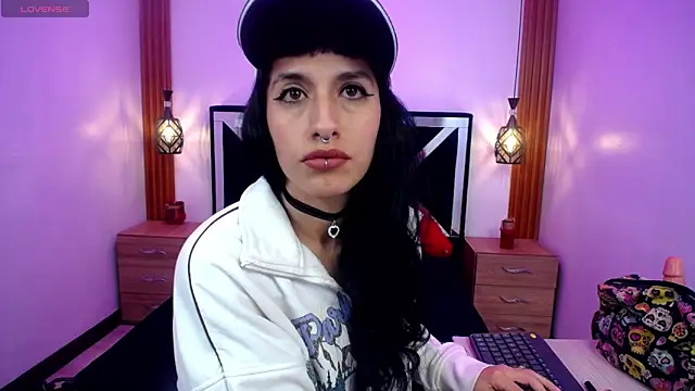 FRANCESCA LOVE  online show from 03-06-26, 04:57