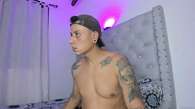 Snapshot of SkinnyDevil12 chatting on 02-25-26, 04:23 SkinnyDevil12 online show from 02-25-26, 04:23