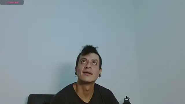 Snapshot of SkinnyDevil12 chatting on 02-15-26, 03:29 SkinnyDevil12 online show from 02-15-26, 03:29