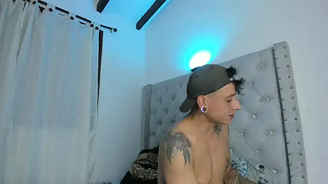 Snapshot of SkinnyDevil12 chatting on 02-23-26, 03:41 SkinnyDevil12 online show from 02-23-26, 03:41