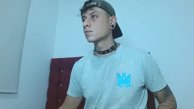 Snapshot of SkinnyDevil12 chatting on 02-24-26, 04:24 SkinnyDevil12 online show from 02-24-26, 04:24