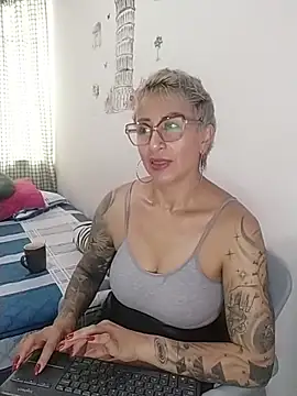 Snapshot of Charlotte_gray_ chatting on 02-17-26, 09:34 Charlotte gray online show from 02-17-26, 09:34