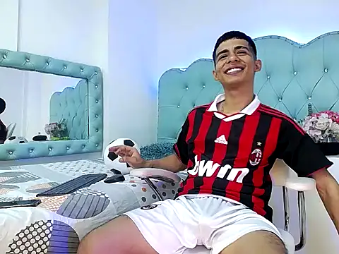 Snapshot of Apolo_Richards chatting on 02-16-26, 08:18 Apolo Richards online show from 02-16-26, 08:18