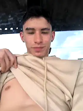 Camilow w online show from 03-28-26, 10:33