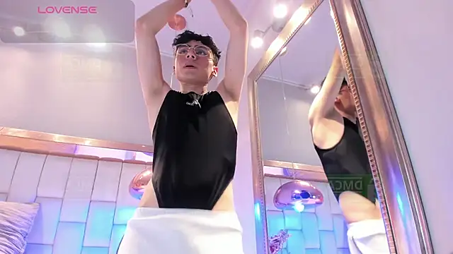 Snapshot of Sebastian_Collins_ chatting on 02-09-26, 09:24 Sebastian Collins online show from 02-09-26, 09:24