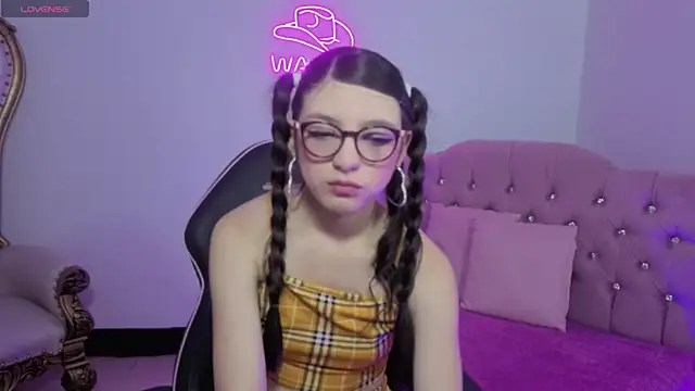 MAHYRA TAY online show from 04-13-26, 08:46